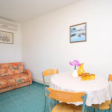 Apartment Viki.1 * Trogir